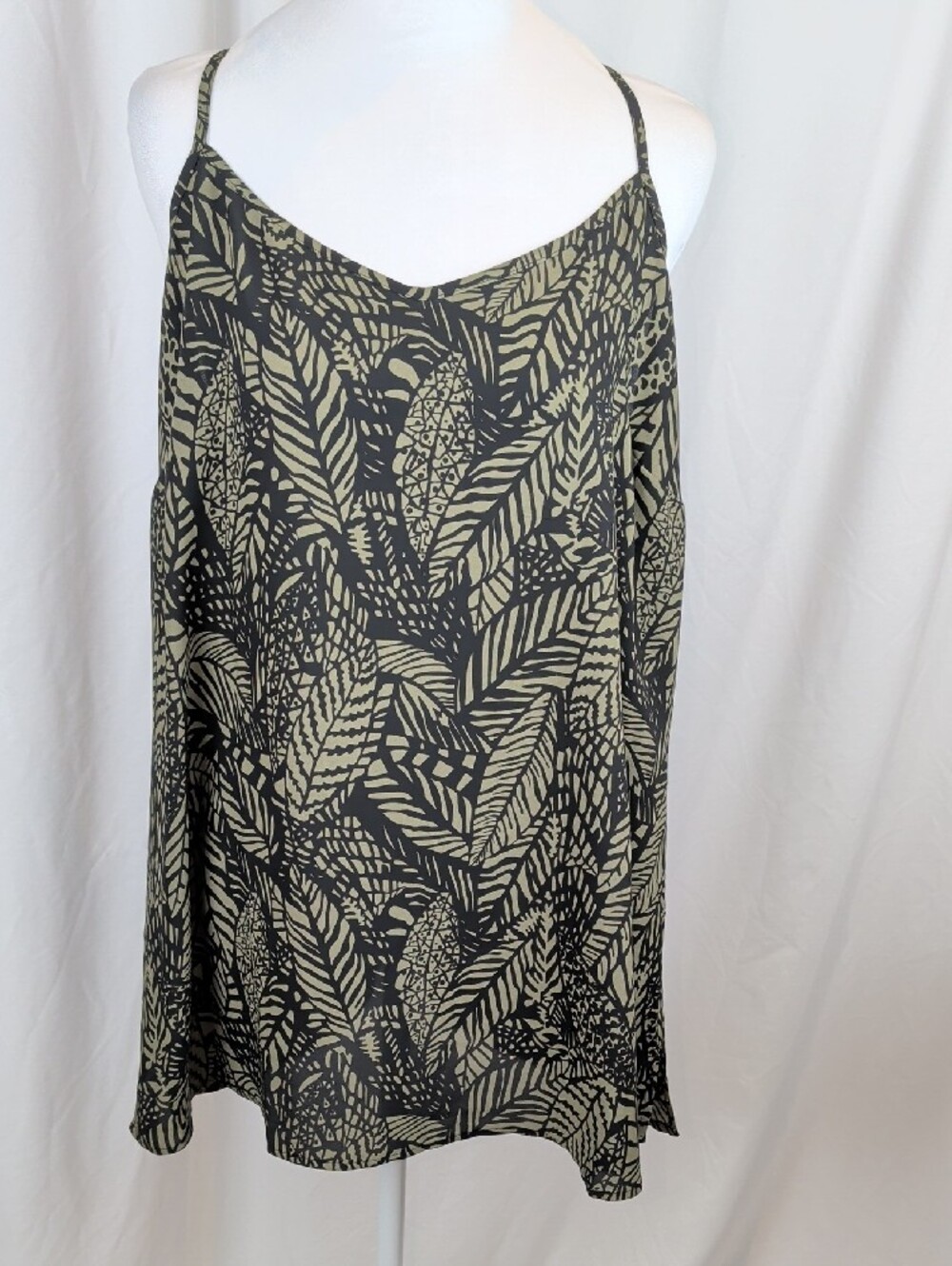 🖤 NWT Addition Elle Love & Legend Olive Green Tropical Leaf Cami Top 🖤